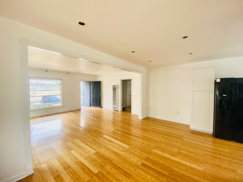 Building Photo - 767 Bennett Ave