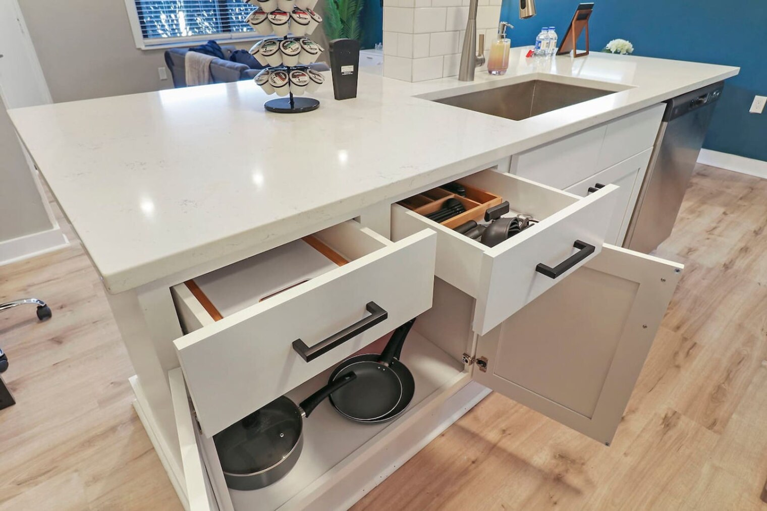 Building Photo - 5015 Main St