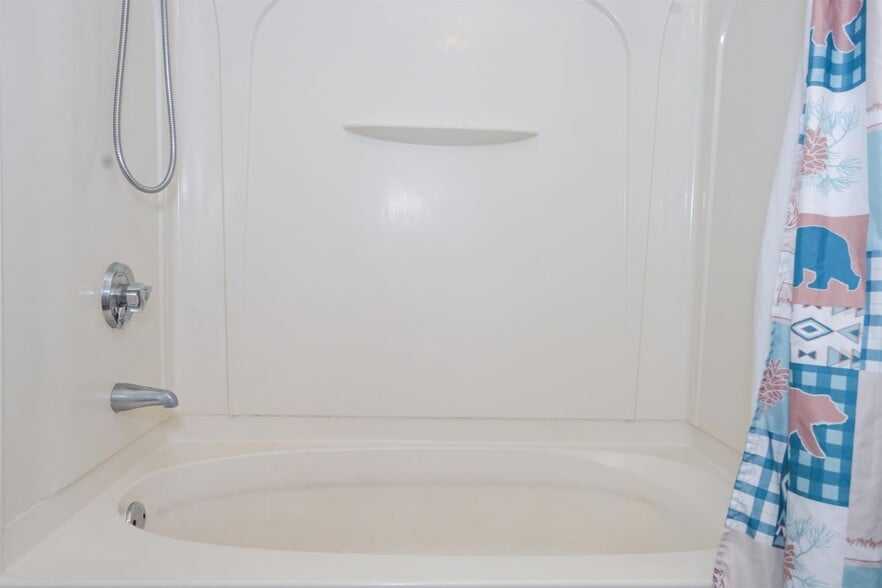 Building Photo - 139 Main, 4