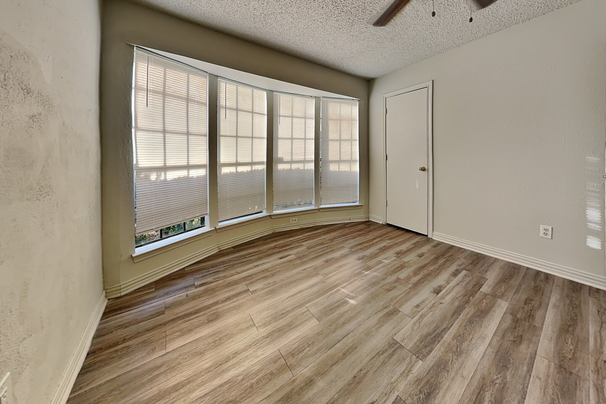 Building Photo - 11835 Garden Terrace Dr
