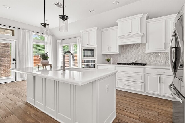 Building Photo - 17171 Crimson Crest Dr