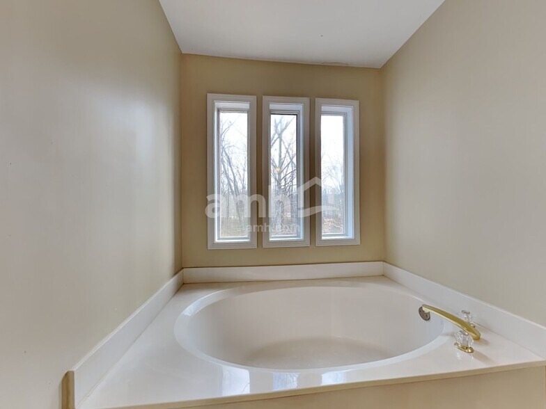 Building Photo - 2528 Howell Farms Way NW