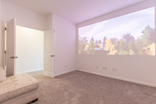 Building Photo - 2332 Giona Pl