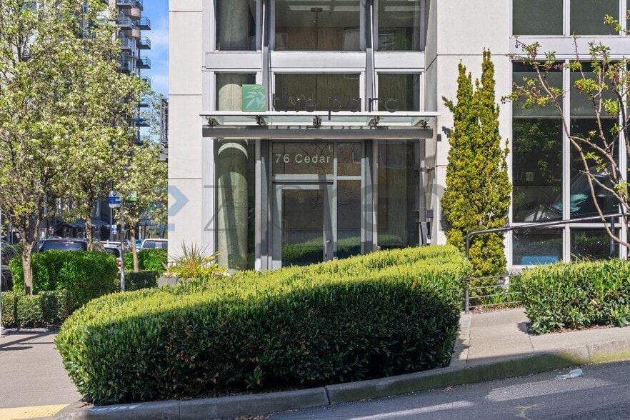 Building Photo - 81 Clay St