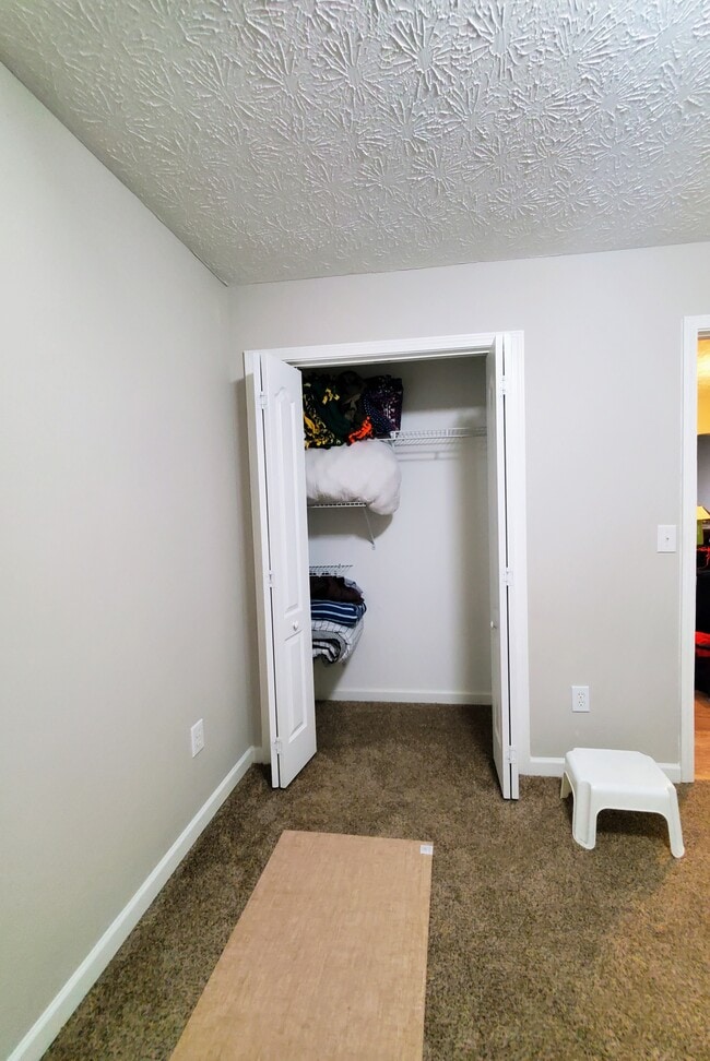 Building Photo - 401 Redwood Trail