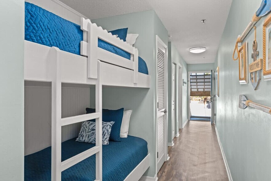 Building Photo - 3191 Scenic Hwy 98