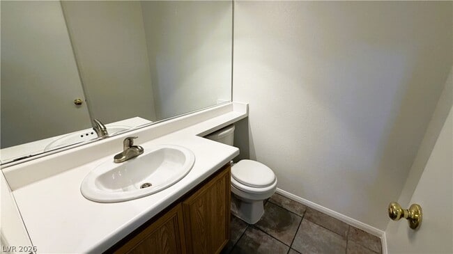 Building Photo - 2424 Predera Ave