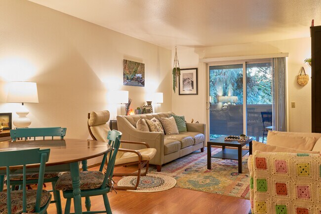 Building Photo - 16115 4th Ave NE