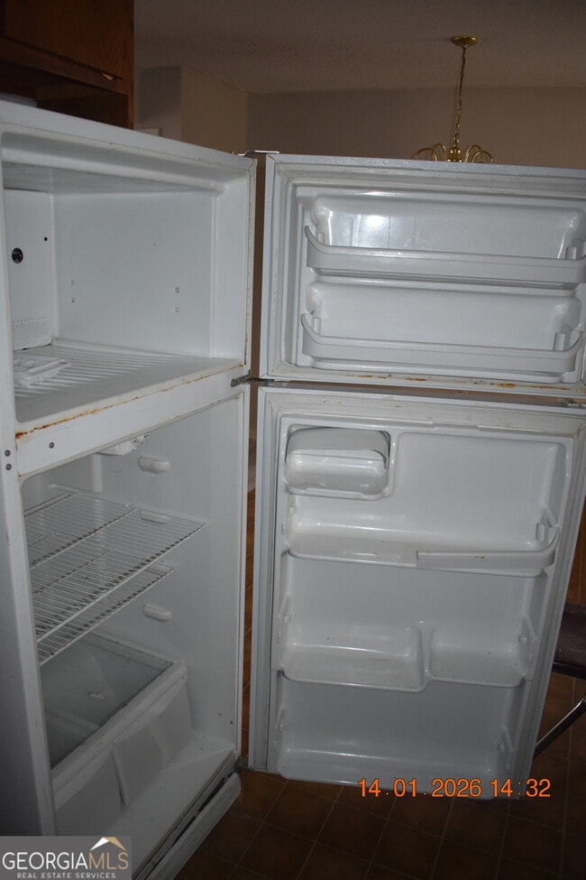 Building Photo - 4934 Log Cabin Dr