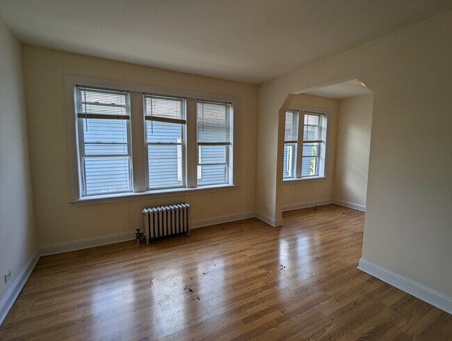Building Photo - 2600 N Kimball Ave