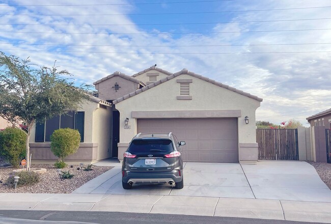 Primary Photo - Beautiful 4 bedroom, 2 bath home in Gated ...