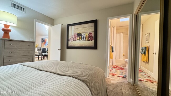 Building Photo - 15020 N 40th St