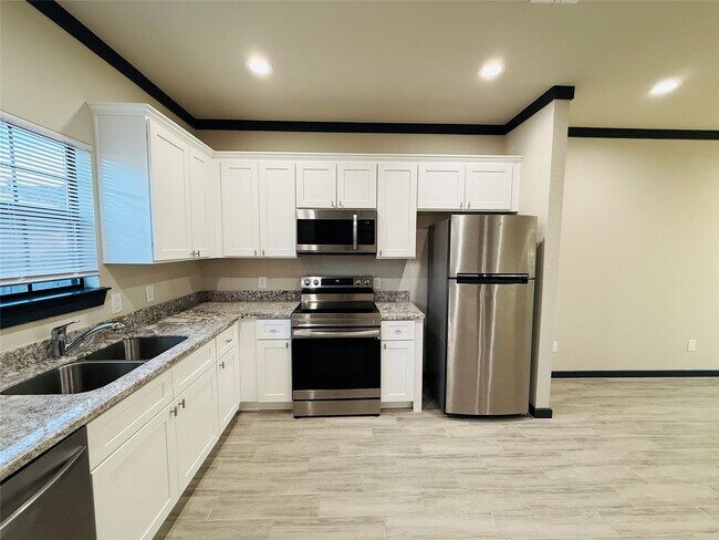 Building Photo - 4802 Cruse Rd