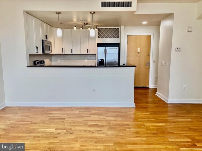 Building Photo - 111 S 15th St