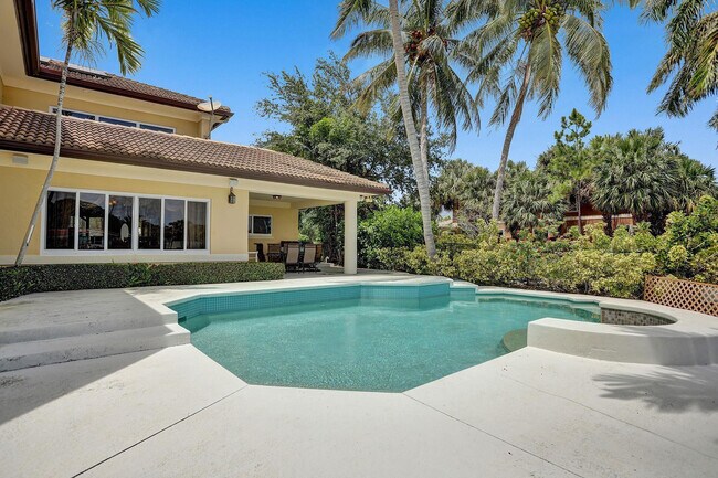 Building Photo - 2484 SE 12th St