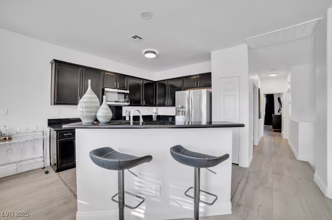 Building Photo - 7043 Salt Marsh Ct