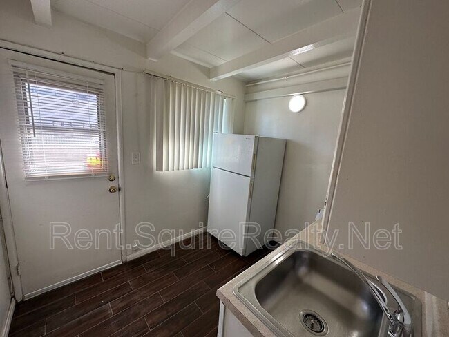 Building Photo - 1015 N Azusa Ave