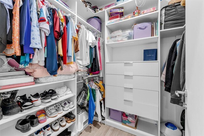 Building Photo - 3048 SW 18th St