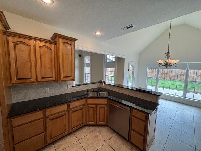 Building Photo - 407 Lyndal Ln