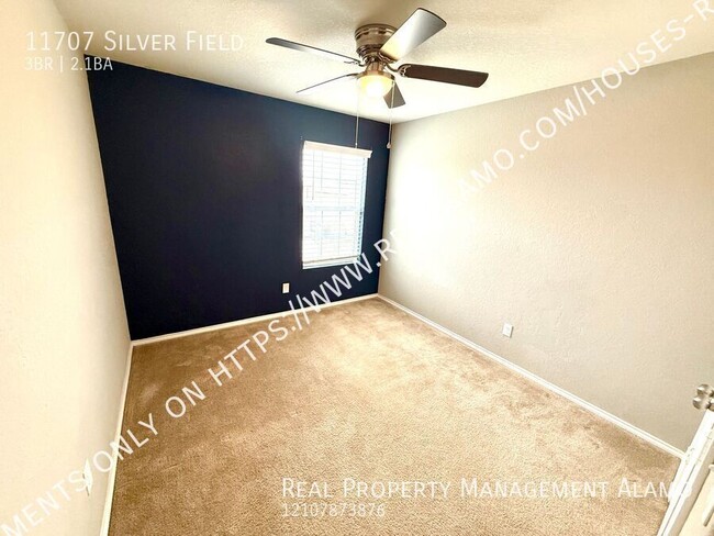 Building Photo - AVAILABLE NOW! Two Story 3 Bedroom / 2.5 B...