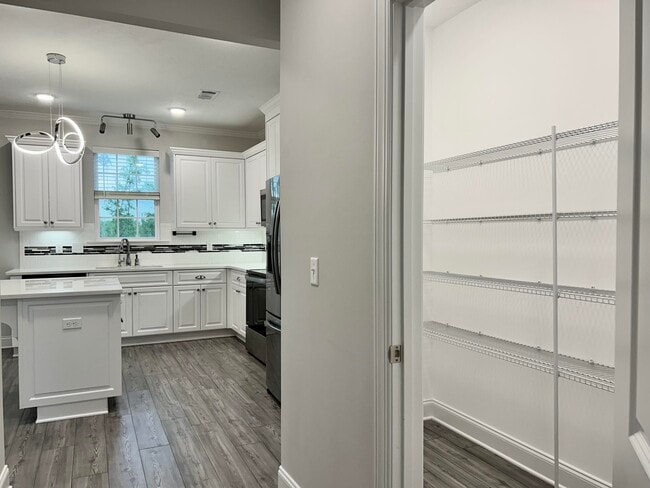 Building Photo - 3097 Lobella Dr