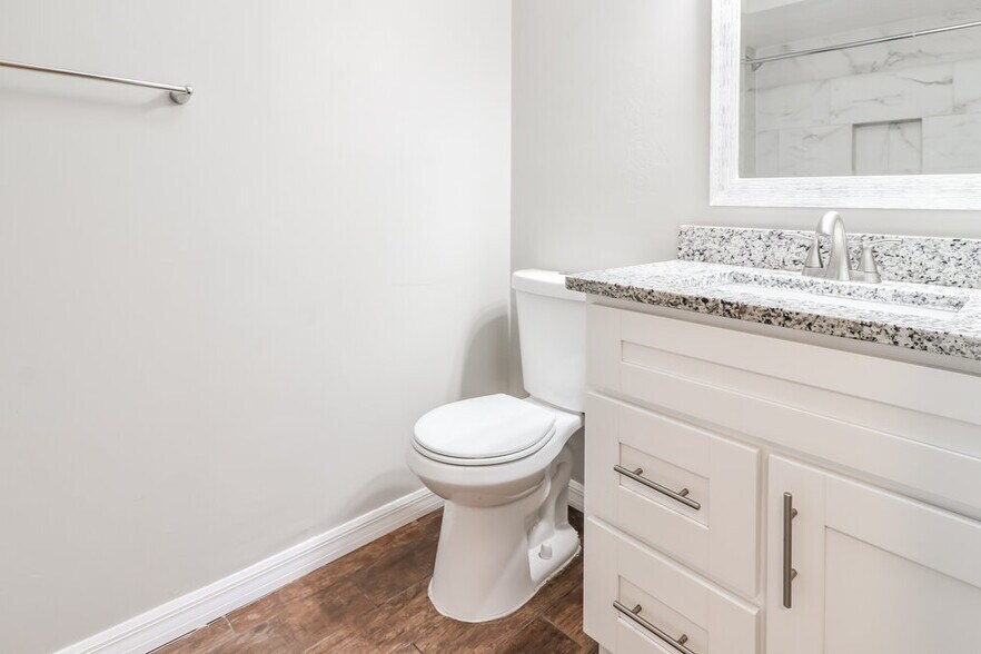 Building Photo - 3014 N Pineway Dr