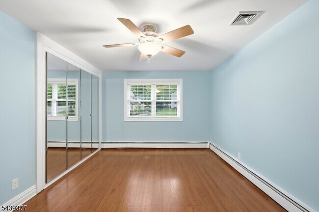 Building Photo - 47 Crossbrook Rd