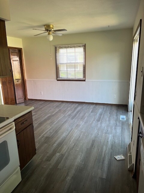 Building Photo - 2527 Valley Forge Dr