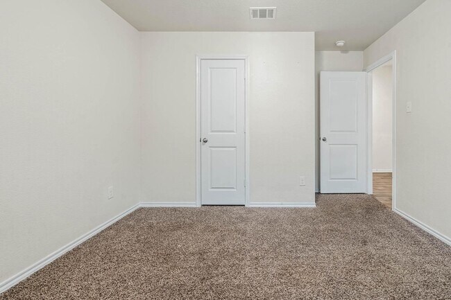 Building Photo - 2120 Tulipwood Dr