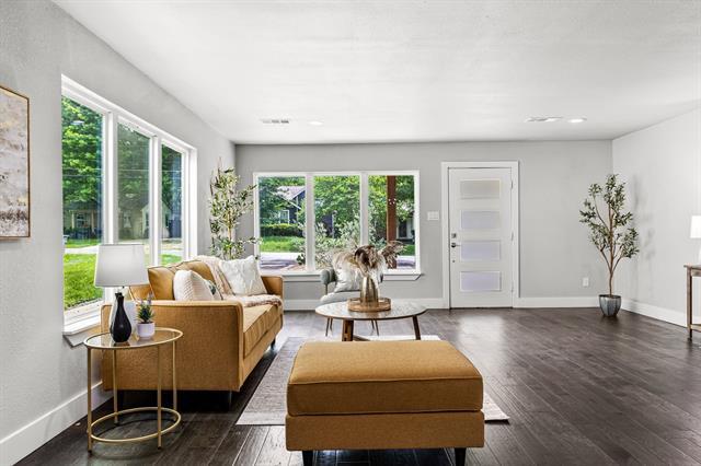 Building Photo - 8911 Diceman Dr