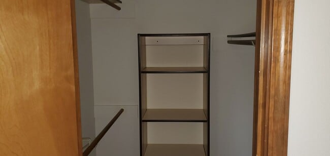 Building Photo - 3 bd Park DeVille condo in W Columbia, new...