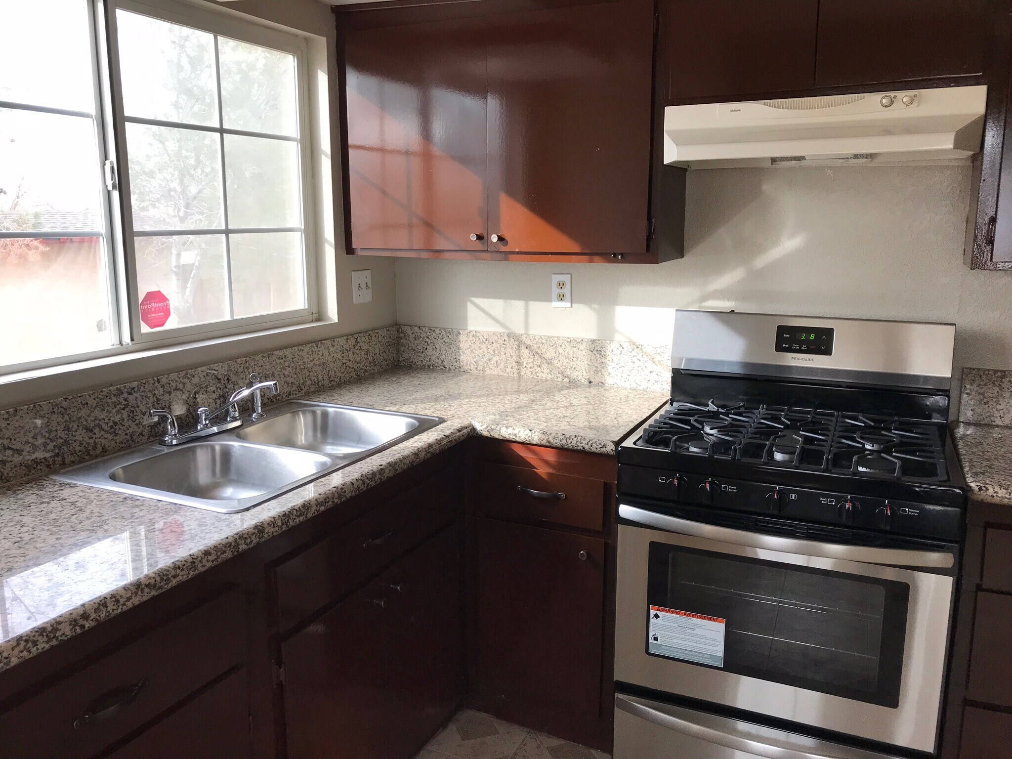 New Stove!!! - 15756 Meseta Rd