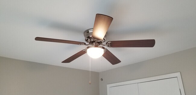 Ceiling fans in both bedrooms - 699 Chestnut St
