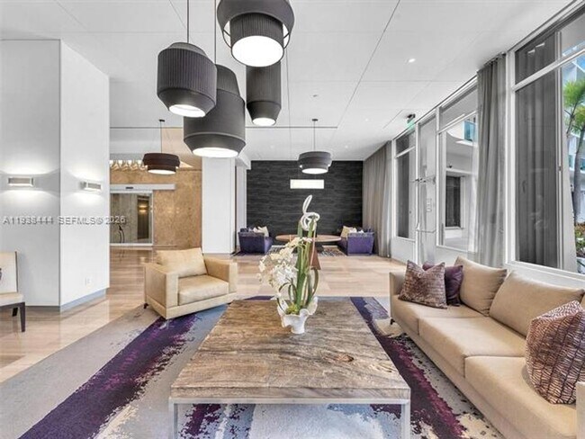 Building Photo - 100 Bayview Dr