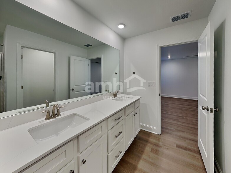 Building Photo - 1578 Aquamarine Dr
