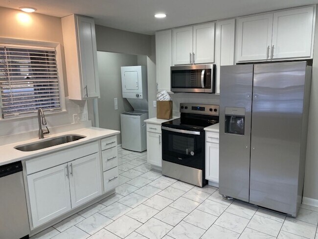 Building Photo - Charming 2 Bedroom Rental – Just Minutes from Auburn University!