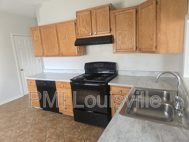 Building Photo - 616 N 28th St