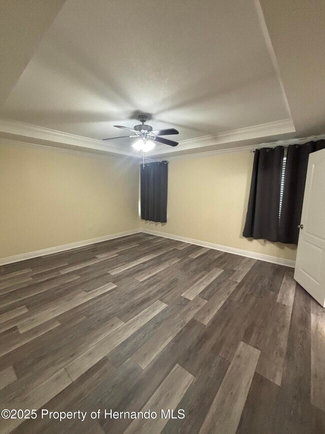 Building Photo - 1159 MacFarlane Ave