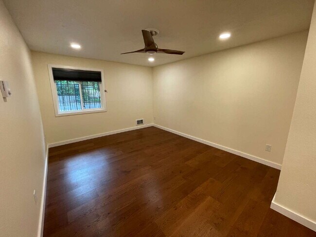 Building Photo - Spacious 2-Bed, 2-Bath Condo in Spokane's ...