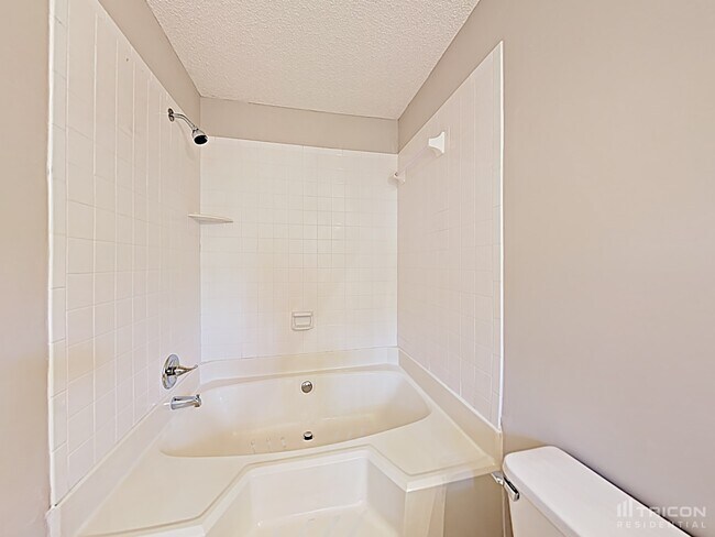 Building Photo - 800 Suequay Court Gastonia NC