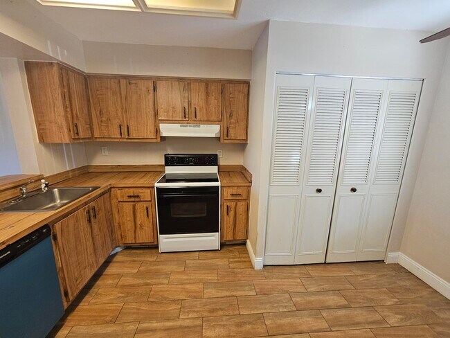 Building Photo - 7431 NW 1st St