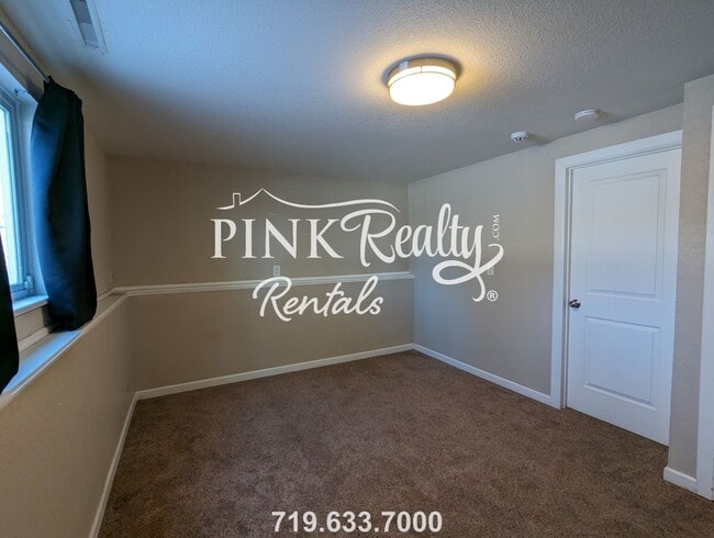 Building Photo - 1730 Luna Dr