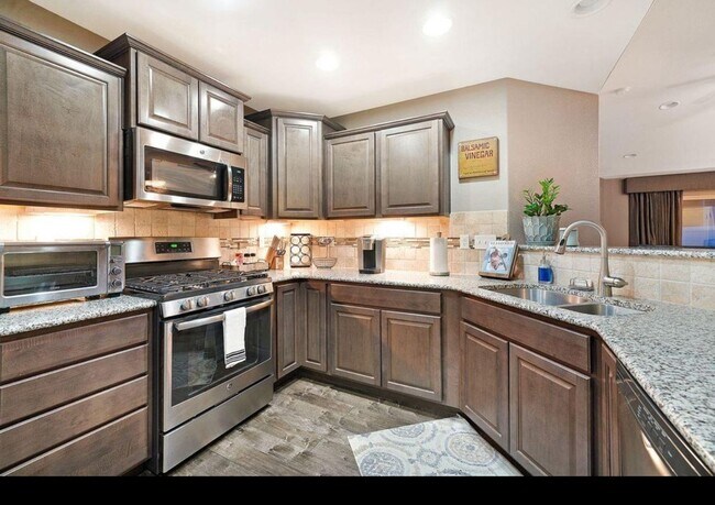 Building Photo - FULLY FURNISHED Northgate 3 Bed with Hot Tub near AFA