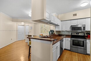 Building Photo - 17100 N Bay Rd