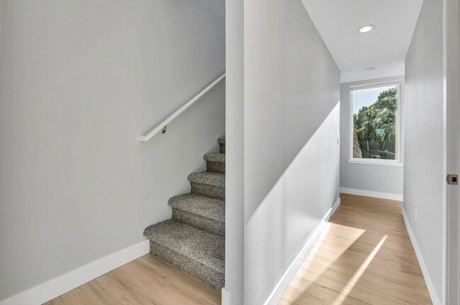 Building Photo - 9220 35th Ave SW