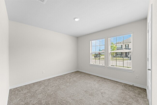 Building Photo - 1332 Pierce Ln