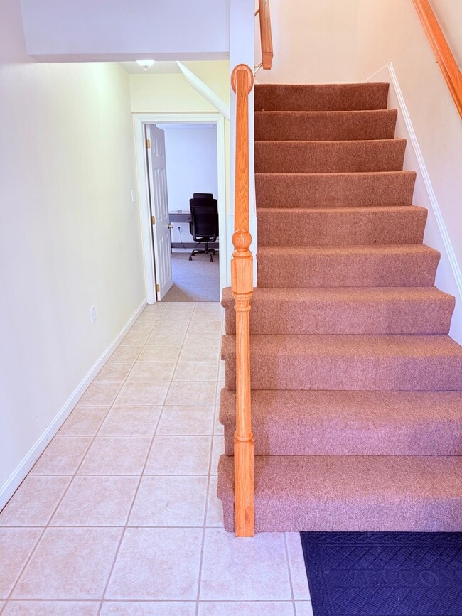 Building Photo - 140 Stedman St