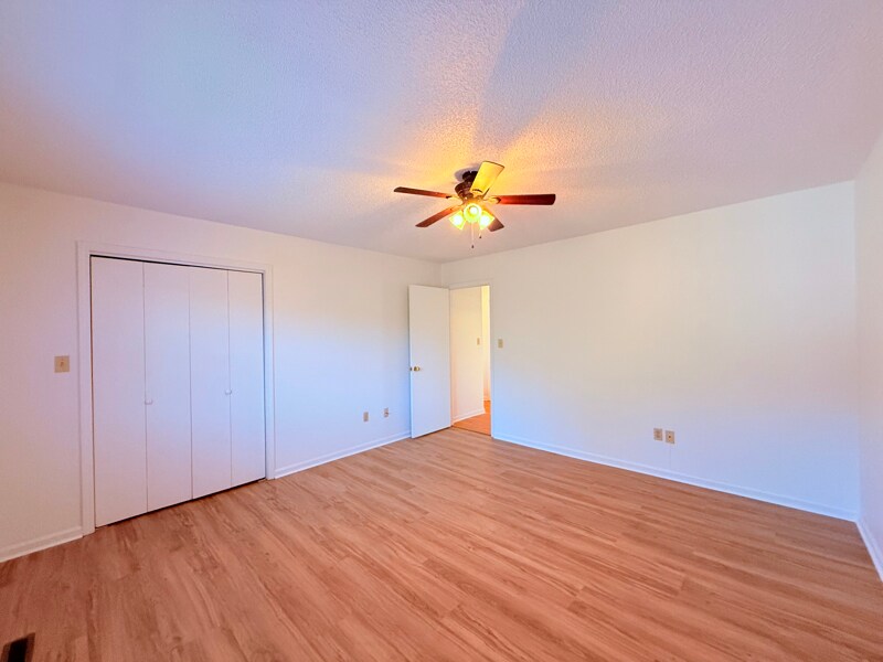 Building Photo - 525 Sulphur Spring Rd