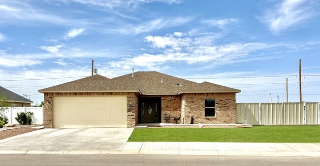 Primary Photo - 2412 W Ray Ave