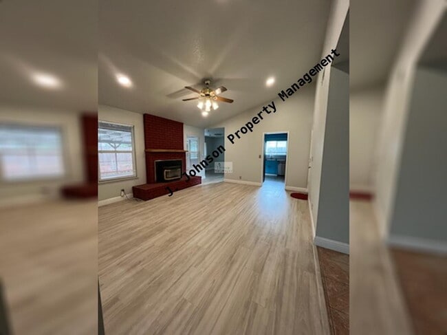 Building Photo - Beautifully Updated 3BR Home in the Heart of Manteca – Move-In Ready!